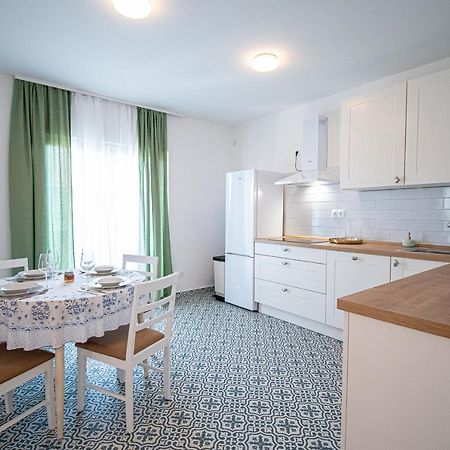 Apartment Nikola Kastel Novi Exterior photo